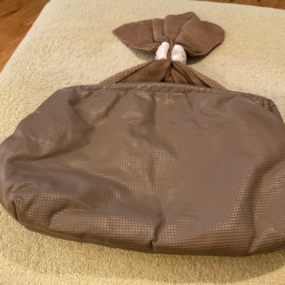 Vintage Leather Bag with Fold Over Closure - Very Unusual! - Picture 3 of 8